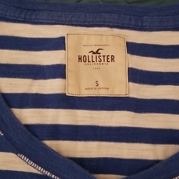 Hollister stripped shirt deep V neck - Picture 2 of 4